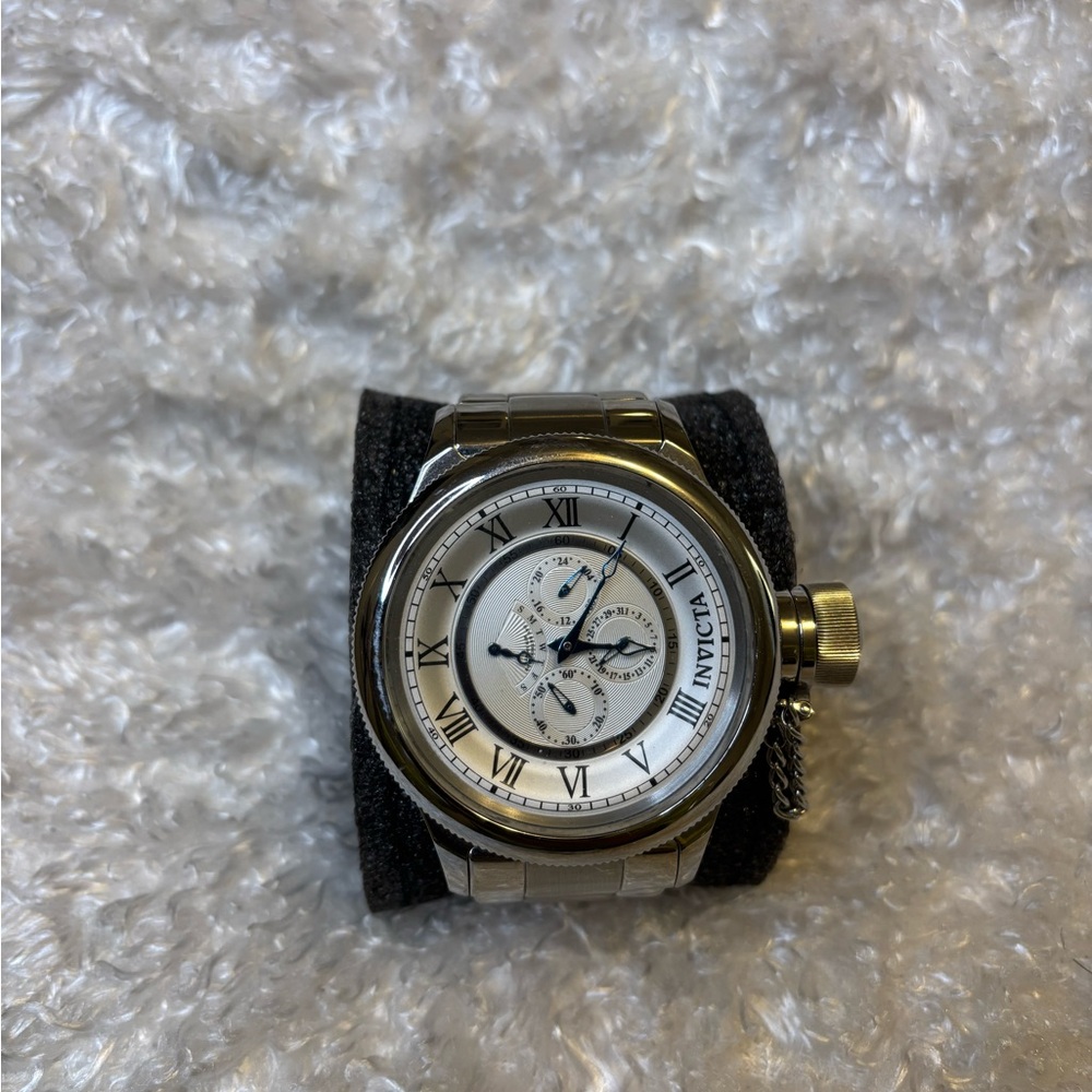Invicta Pro Diver Men’s Watch.
